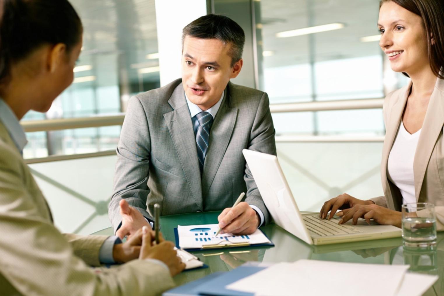 Detaillierte Finanzanalyse und Reporting